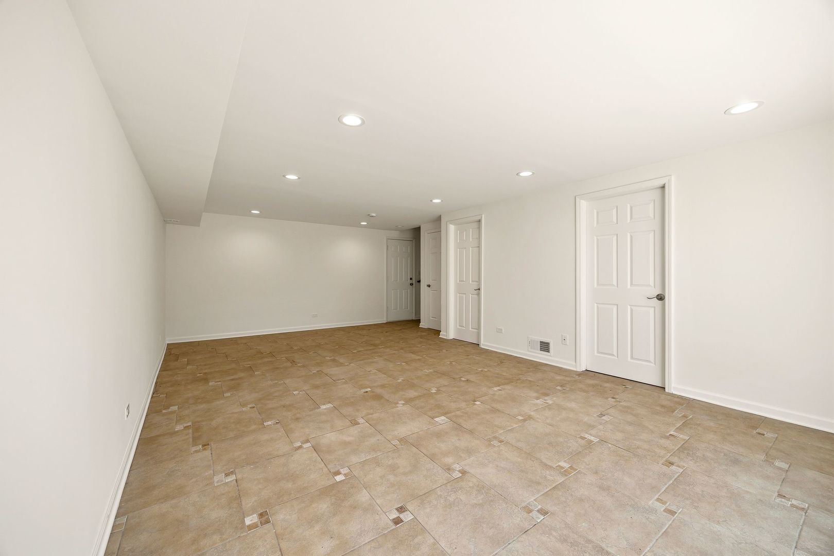 215 Hibbard Road Wilmette, IL 60091 - Photo 25 of 35