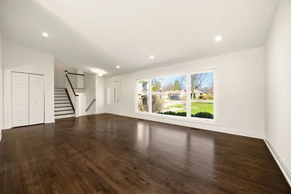 $747,700 | 215 Hibbard Road, Wilmette, IL 60091
