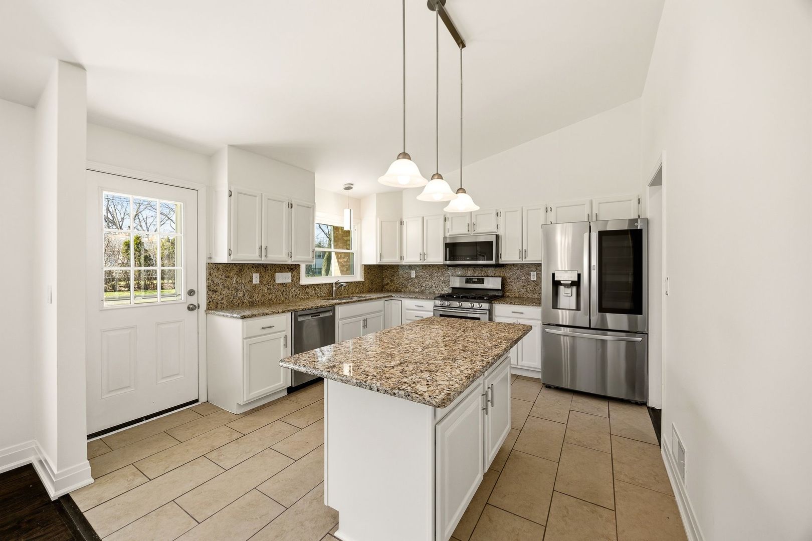 215 Hibbard Road Wilmette, IL 60091 - Photo 8 of 35