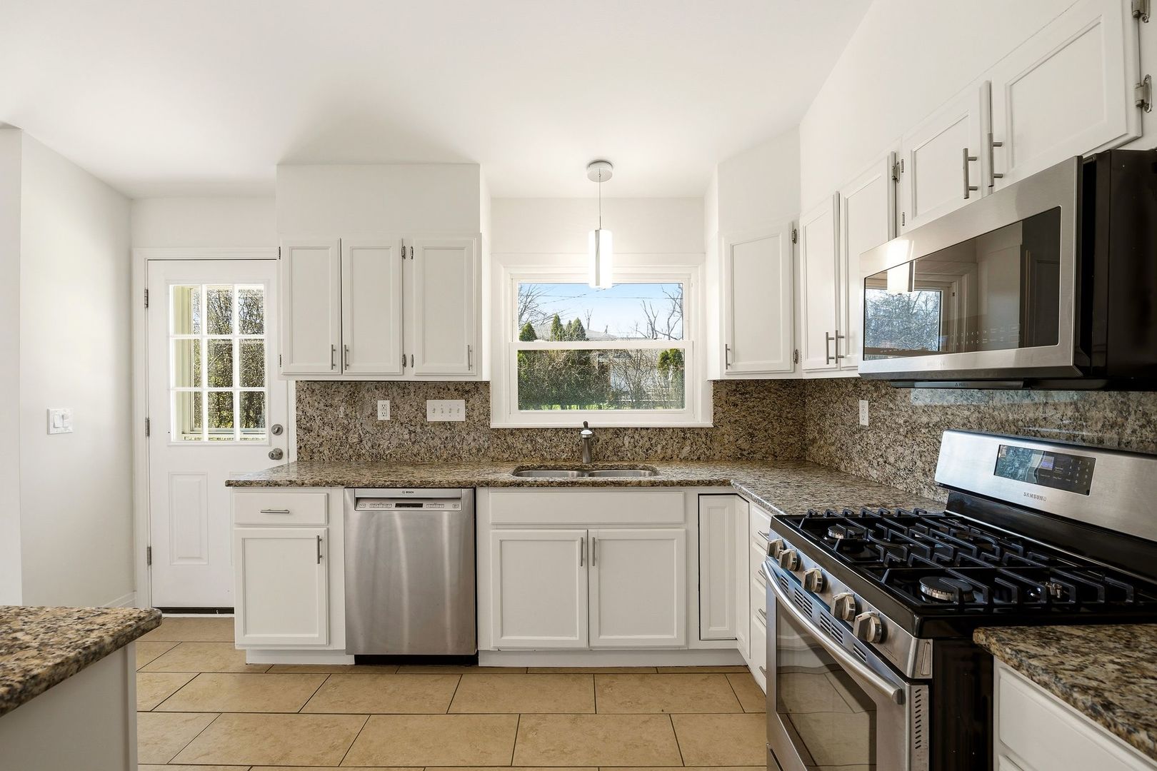 215 Hibbard Road Wilmette, IL 60091 - Photo 10 of 35