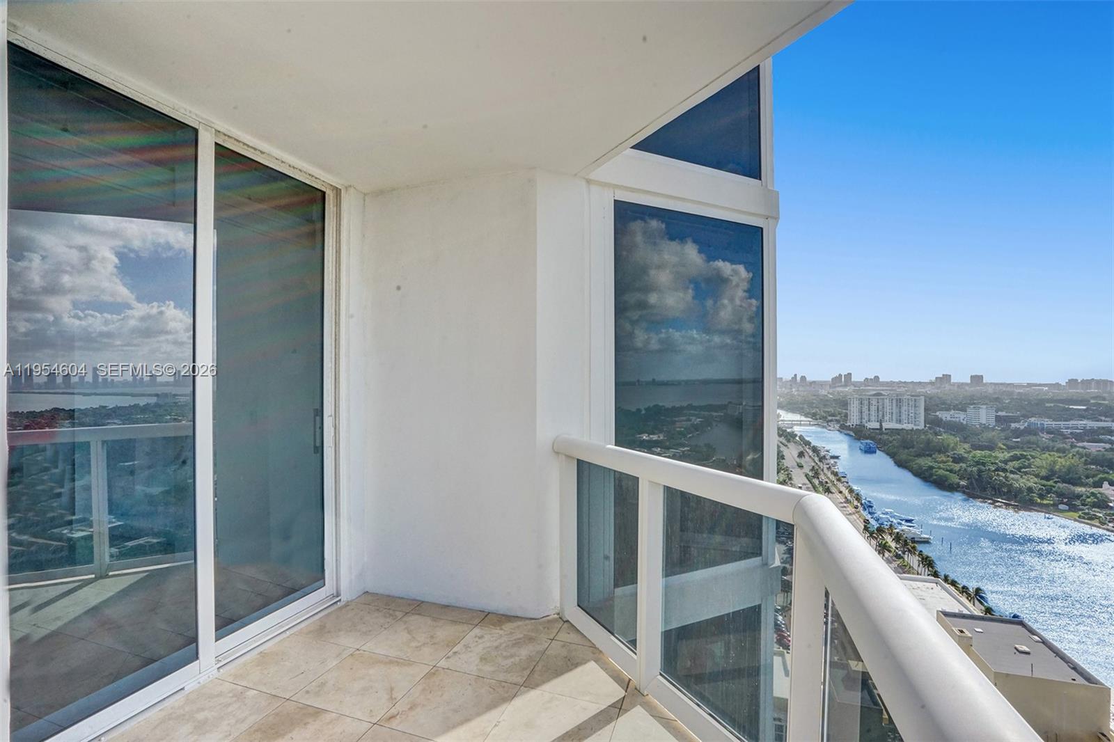 4775 Collins Avenue, Unit 3007 Miami Beach, FL 33140 - Photo 15 of 60