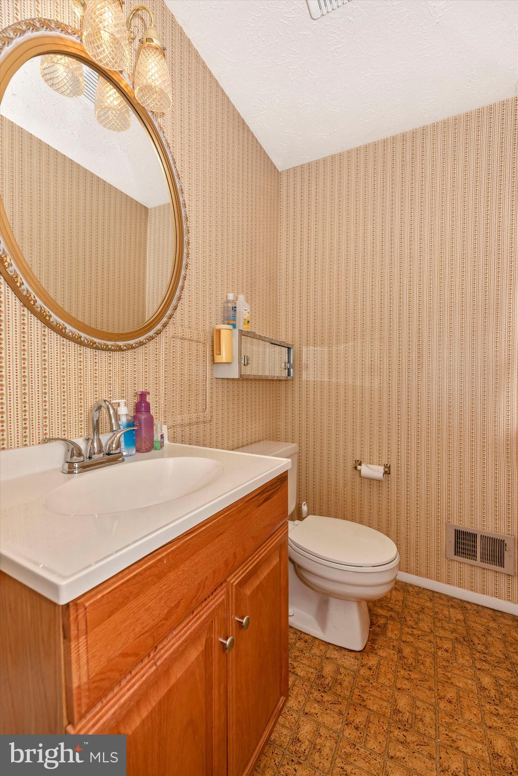1811 Rustic Hill Court Frederick, MD 21702 - Photo 20 of 57 1st Floor powder room
