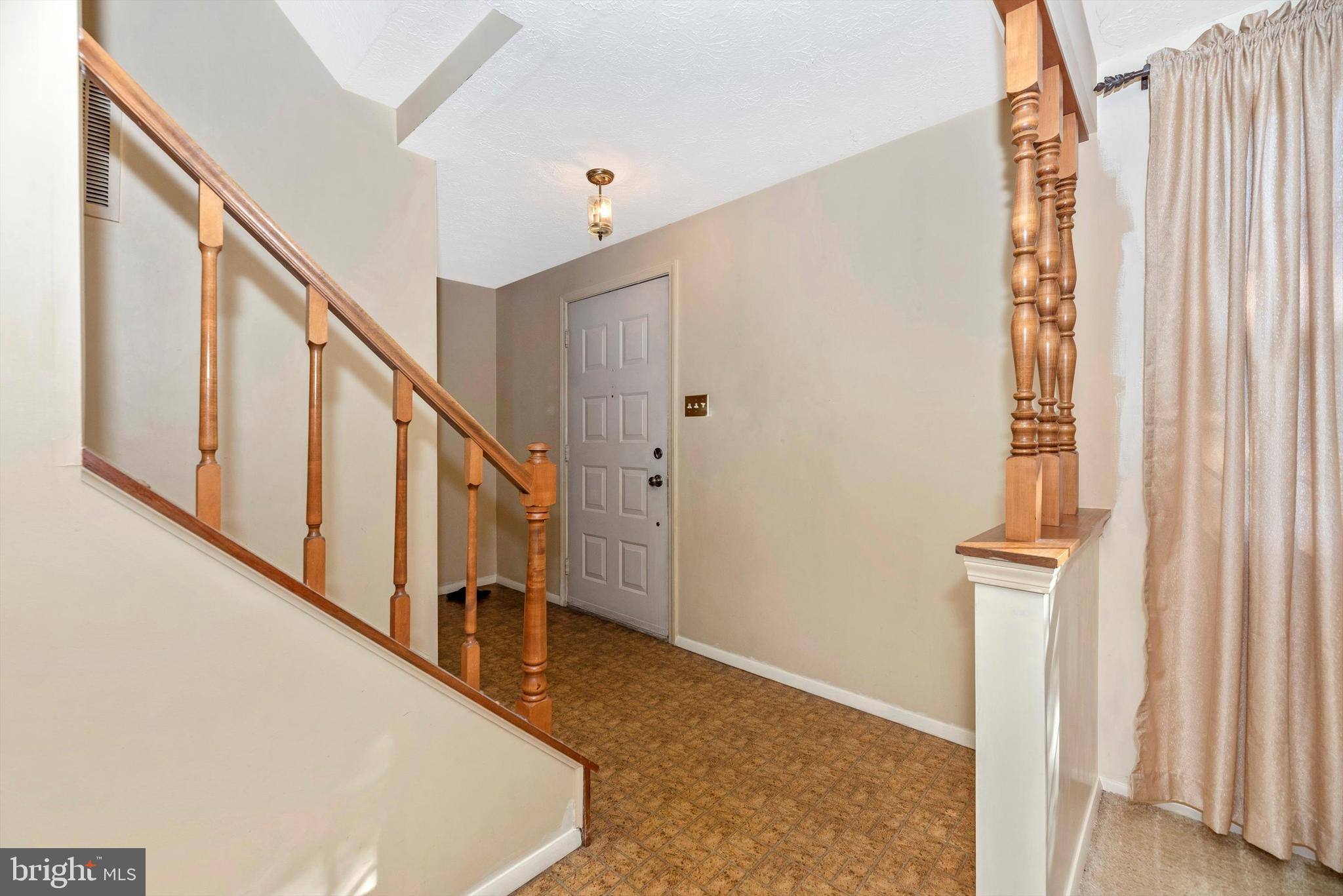 1811 Rustic Hill Court Frederick, MD 21702 - Photo 5 of 57 Foyer