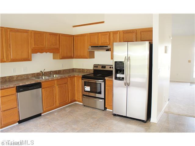 6867 Rangecrest Road Belews Creek, NC 27009 - Photo 3 of 15 Kitchen.