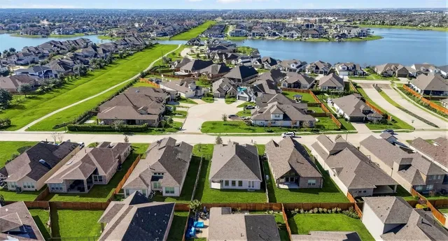 a view of houses with outdoor seating