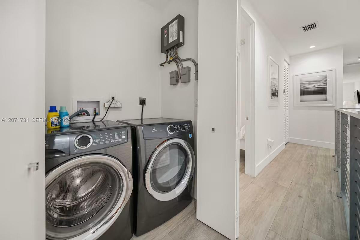 3575 Southwest 23rd Street, Unit 3575 Miami, FL 33145 - Photo 30 of 39 Gallery Image 30