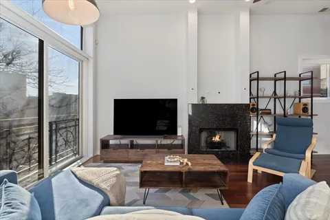 $675,000 | 2314 West Wabansia Avenue, Unit 3W, Chicago, IL 60647