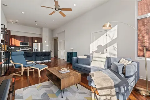 $675,000 | 2314 West Wabansia Avenue, Unit 3W, Chicago, IL 60647