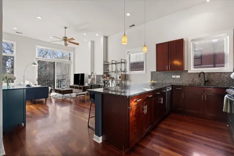 $675,000 | 2314 West Wabansia Avenue, Unit 3W, Chicago, IL 60647