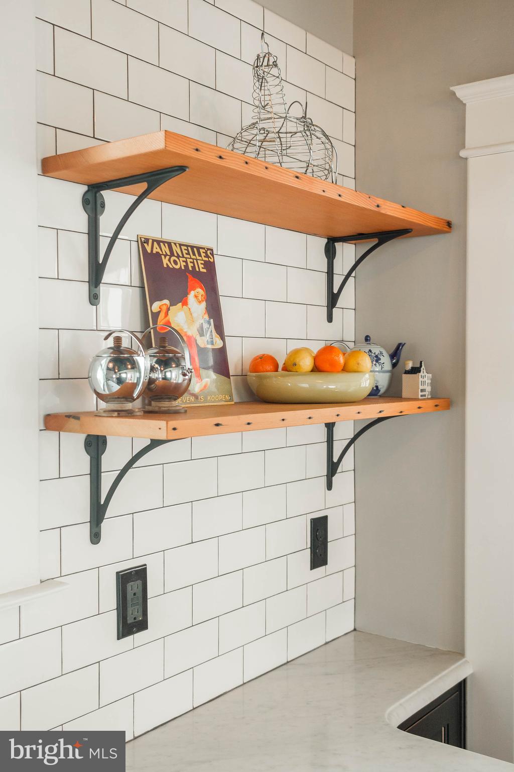 5809 Clearspring Road Baltimore, MD 21212 - Photo 15 of 42 Trendy open shelves!