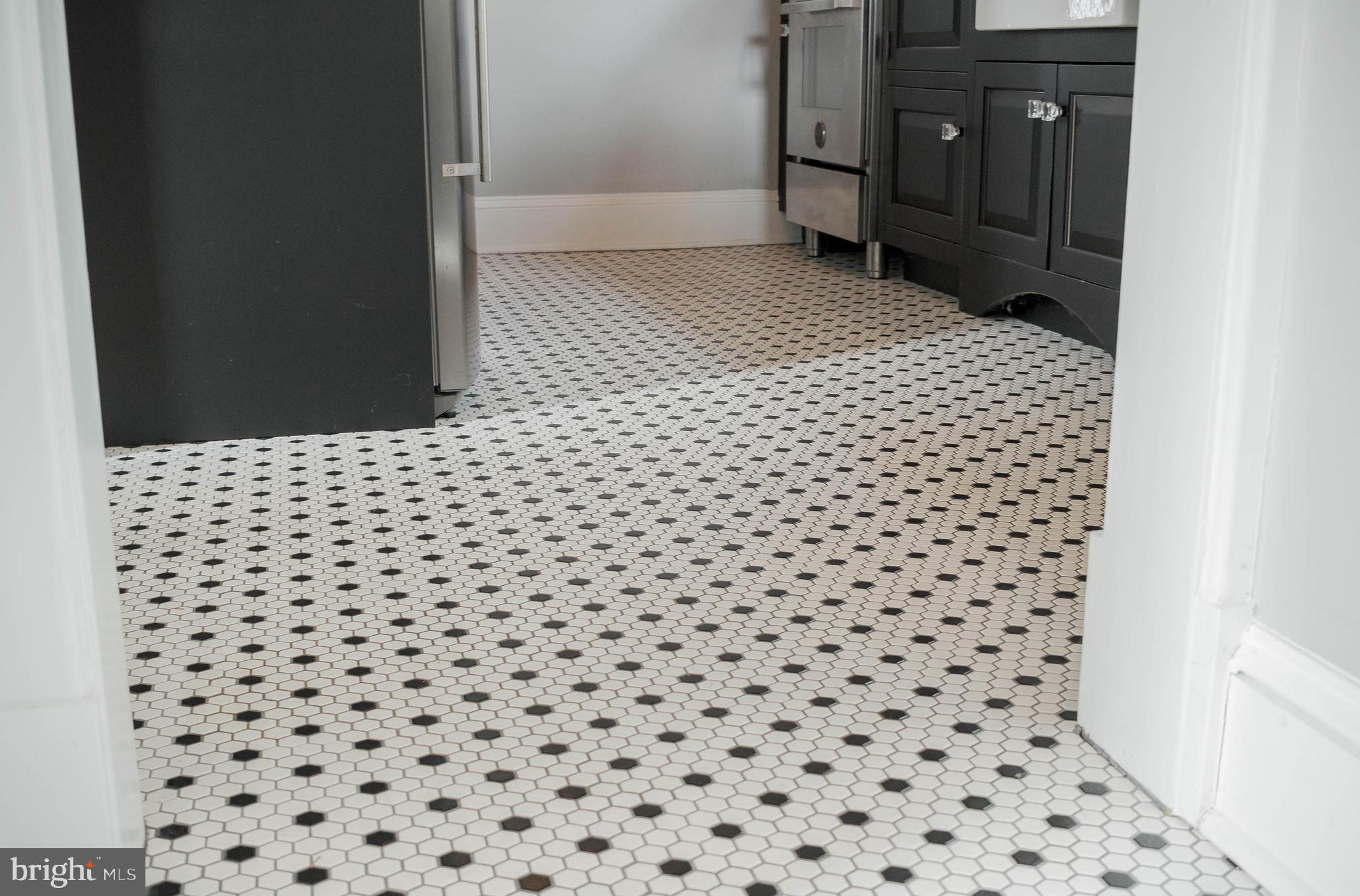 5809 Clearspring Road Baltimore, MD 21212 - Photo 19 of 42 New floors in Kitchen and main floor bath!