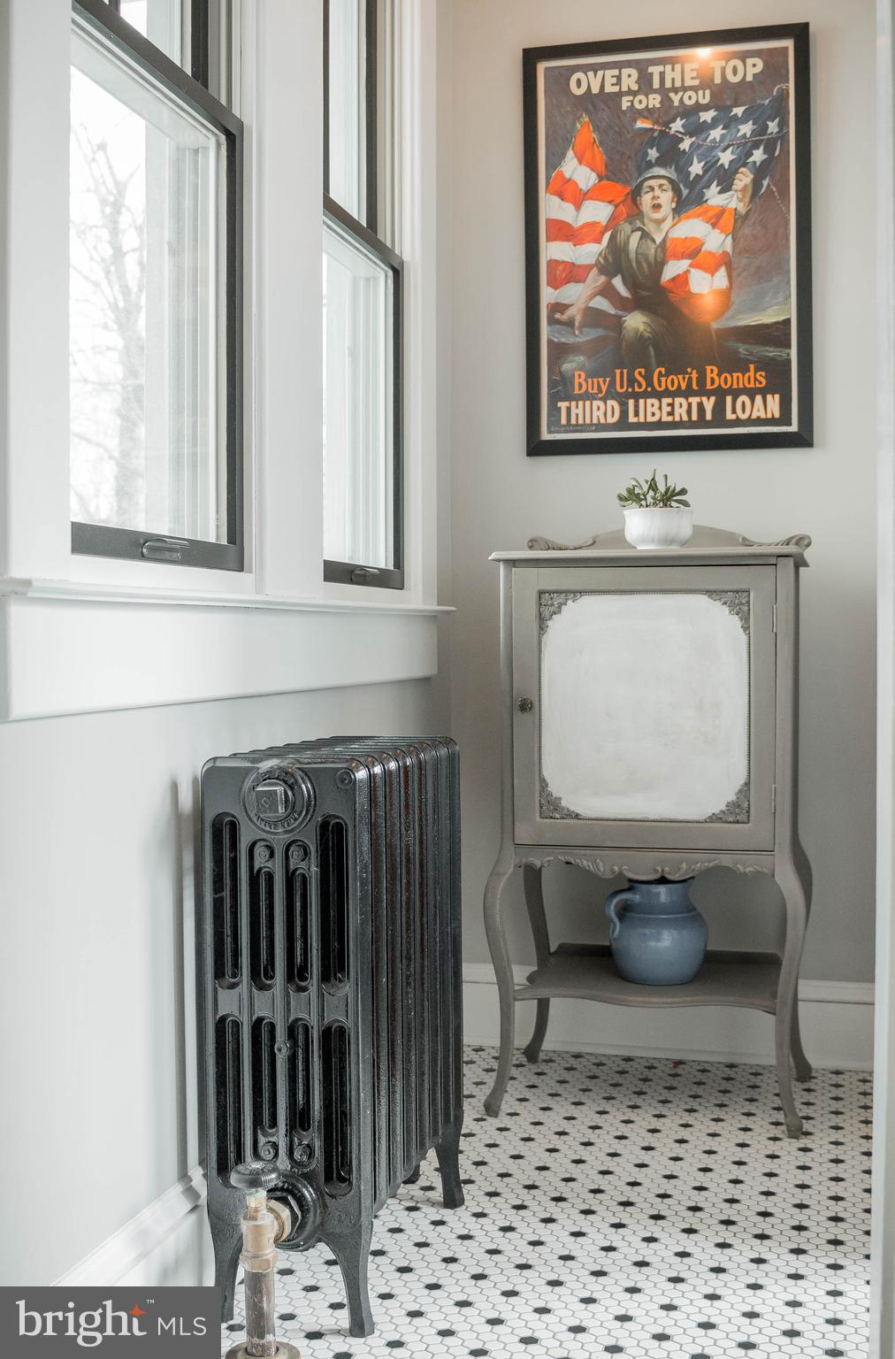 5809 Clearspring Road Baltimore, MD 21212 - Photo 20 of 42 All radiators: restored/painted high-gloss black!