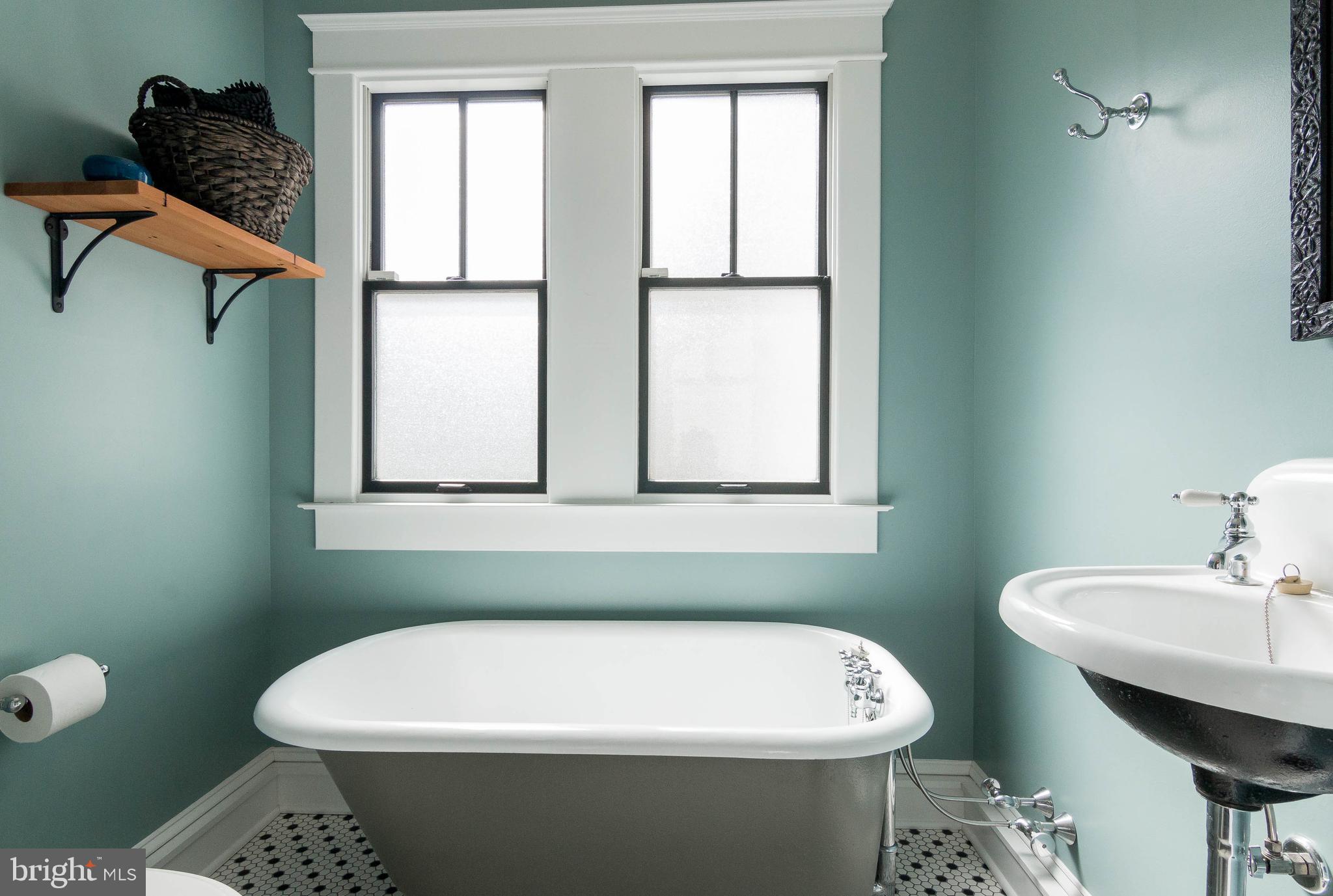 5809 Clearspring Road Baltimore, MD 21212 - Photo 22 of 42 Restored CAST IRON soaking tub!