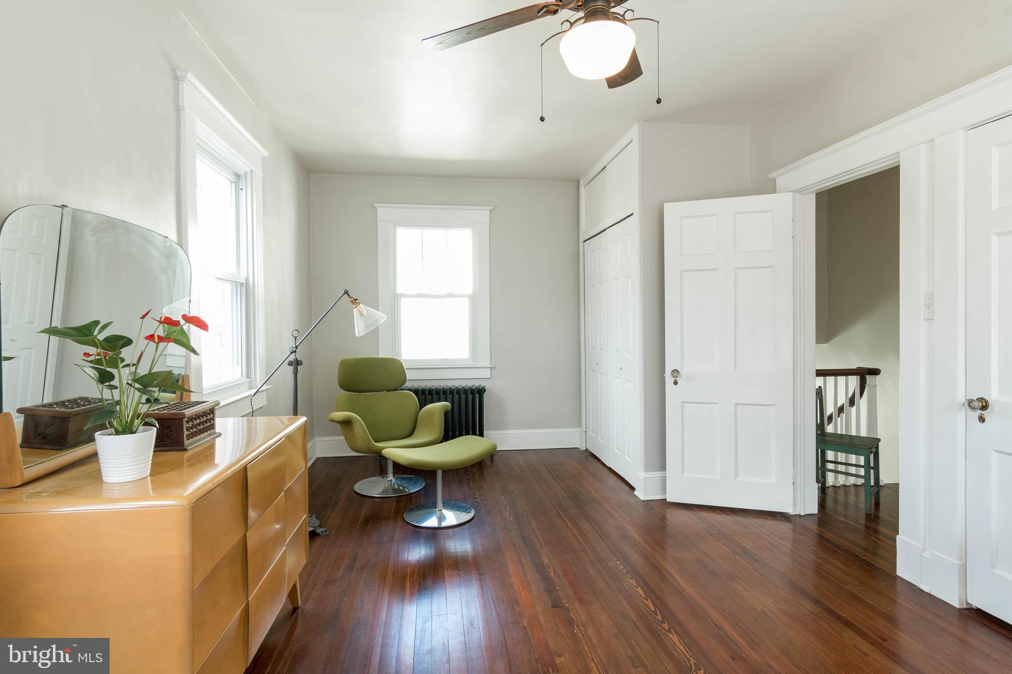 5809 Clearspring Road Baltimore, MD 21212 - Photo 23 of 42 Huge master, room for a reading nook or desk!