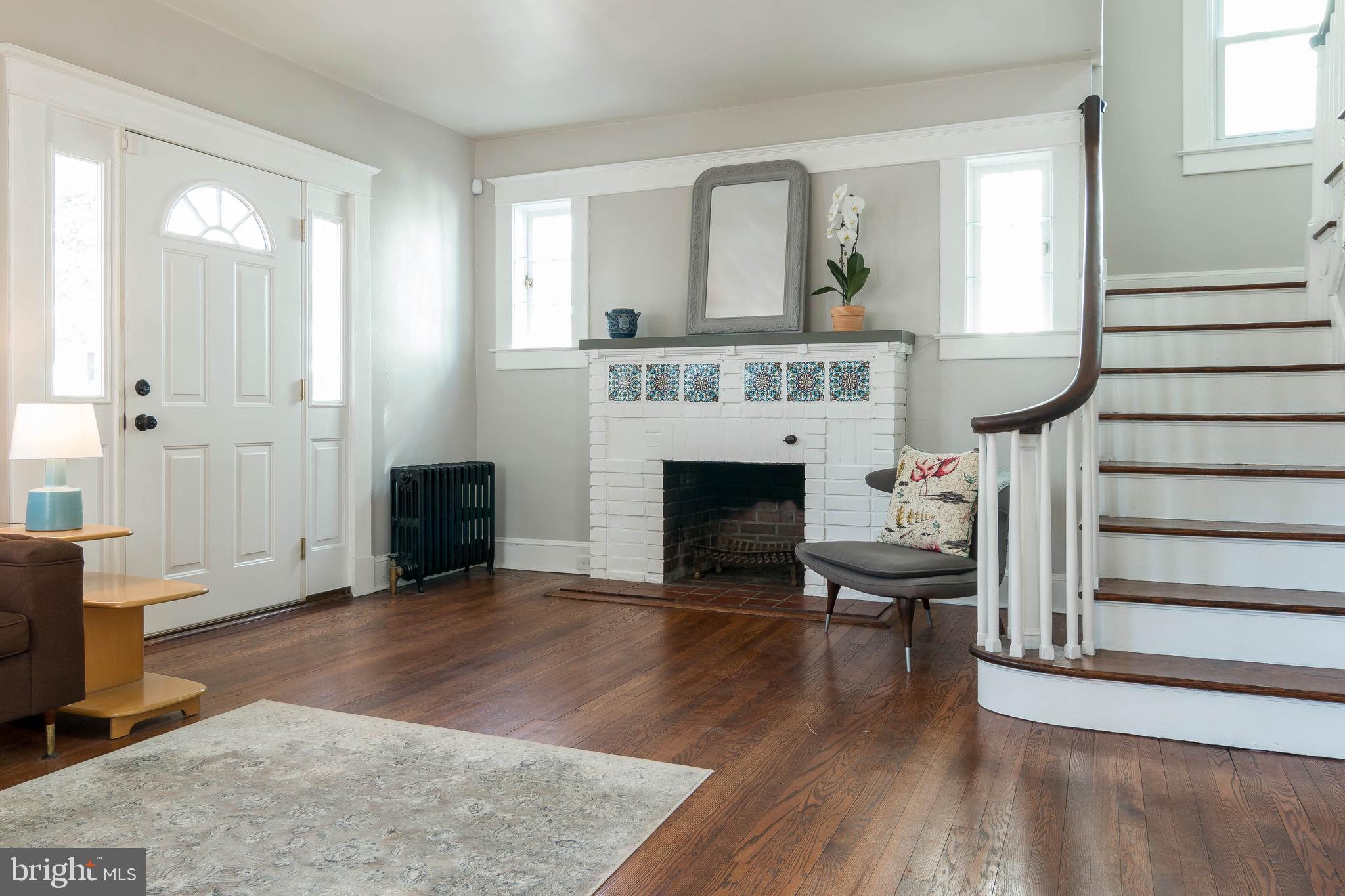 5809 Clearspring Road Baltimore, MD 21212 - Photo 4 of 42 Stunning staircase!