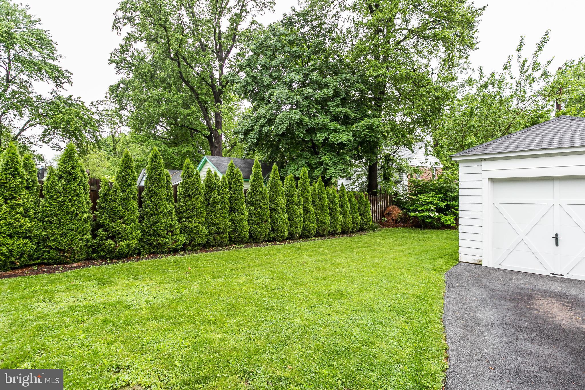 5809 Clearspring Road Baltimore, MD 21212 - Photo 40 of 42 Perfect FLAT backyard for entertaining!