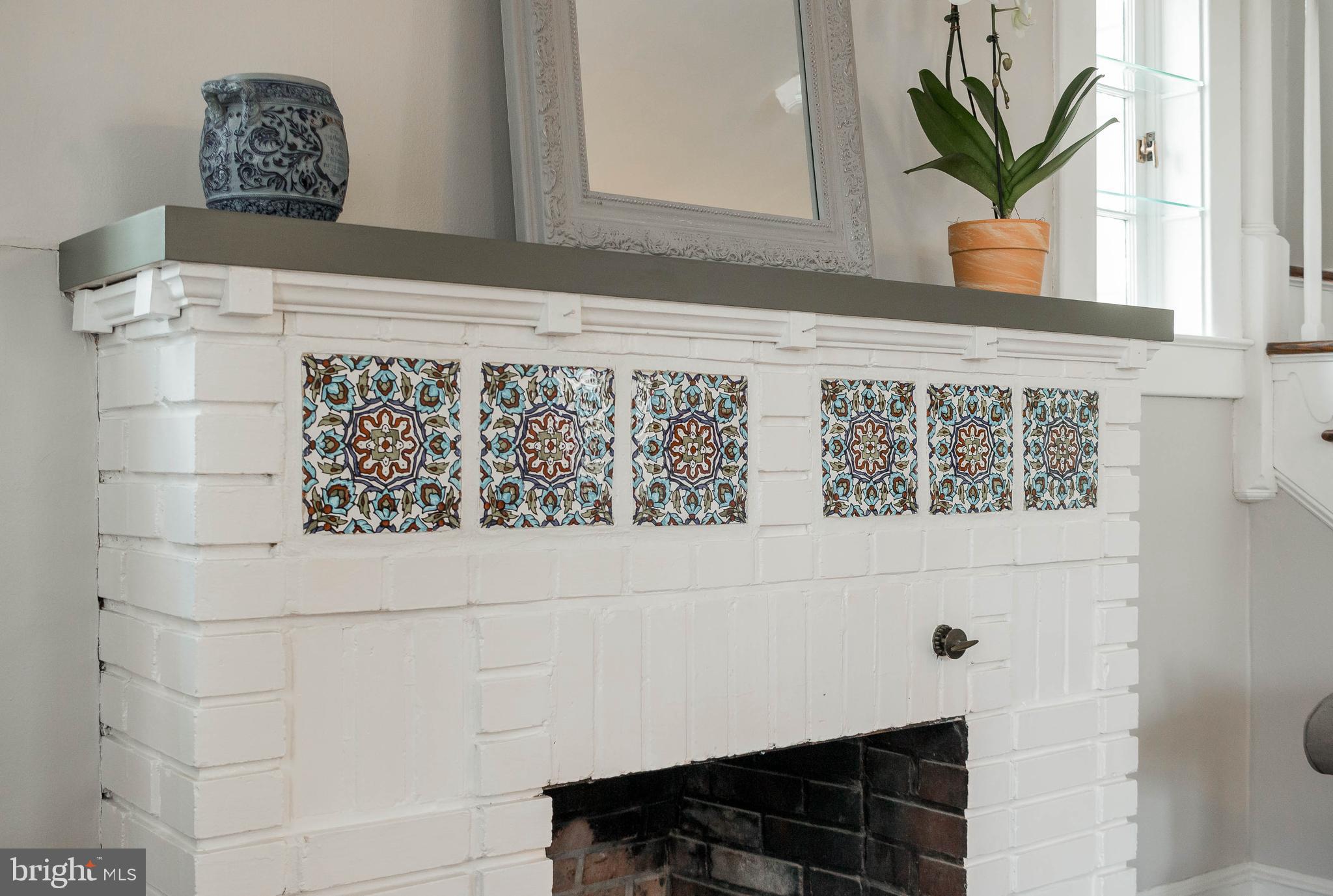5809 Clearspring Road Baltimore, MD 21212 - Photo 6 of 42 Bright mantle brings a pop of color!