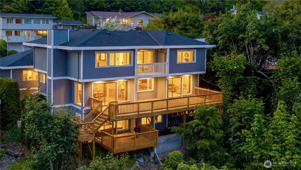 $2,150,000 | 110 174th Place Northeast, Bellevue, WA 98008