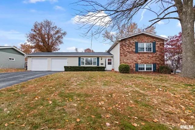 $265,000 | 815 Oxford Drive, Chatham, IL 62629