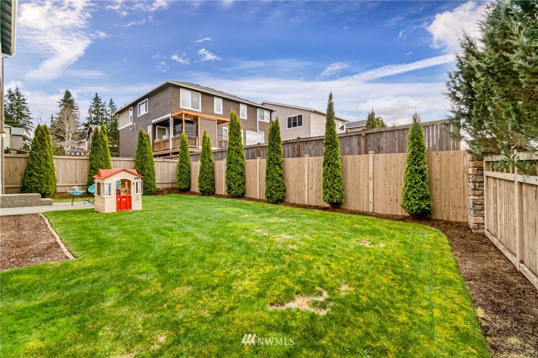 4114 167th Place Southeast Bothell, WA 98012 - Photo 36 of 38 a view of a back yard of the house