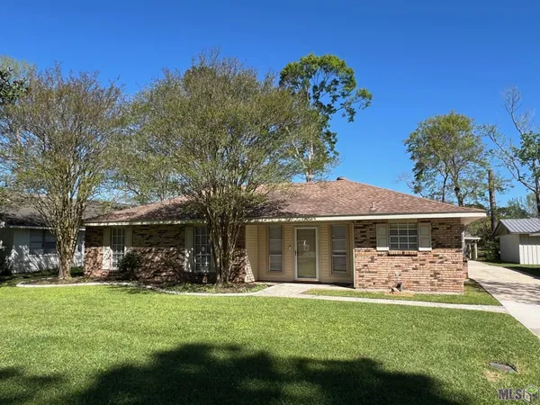 $1,495 | 8817 Shadow Bluff Avenue, Denham Springs, LA 70726