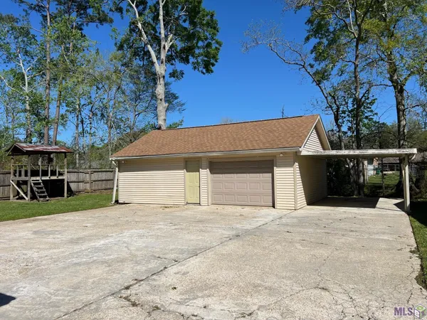 $1,495 | 8817 Shadow Bluff Avenue, Denham Springs, LA 70726