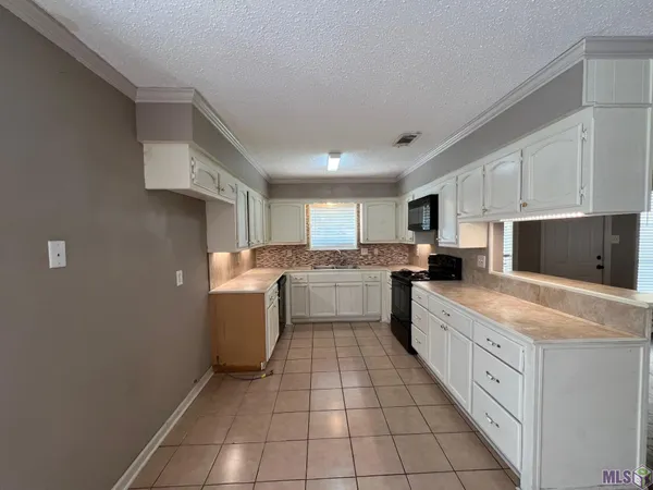 $1,495 | 8817 Shadow Bluff Avenue, Denham Springs, LA 70726