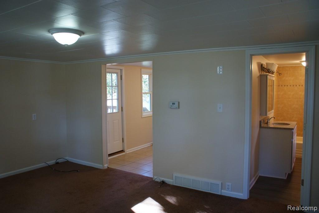2098 Miles Road Lapeer, MI 48446 - Photo 15 of 46 DSC06440.jpg