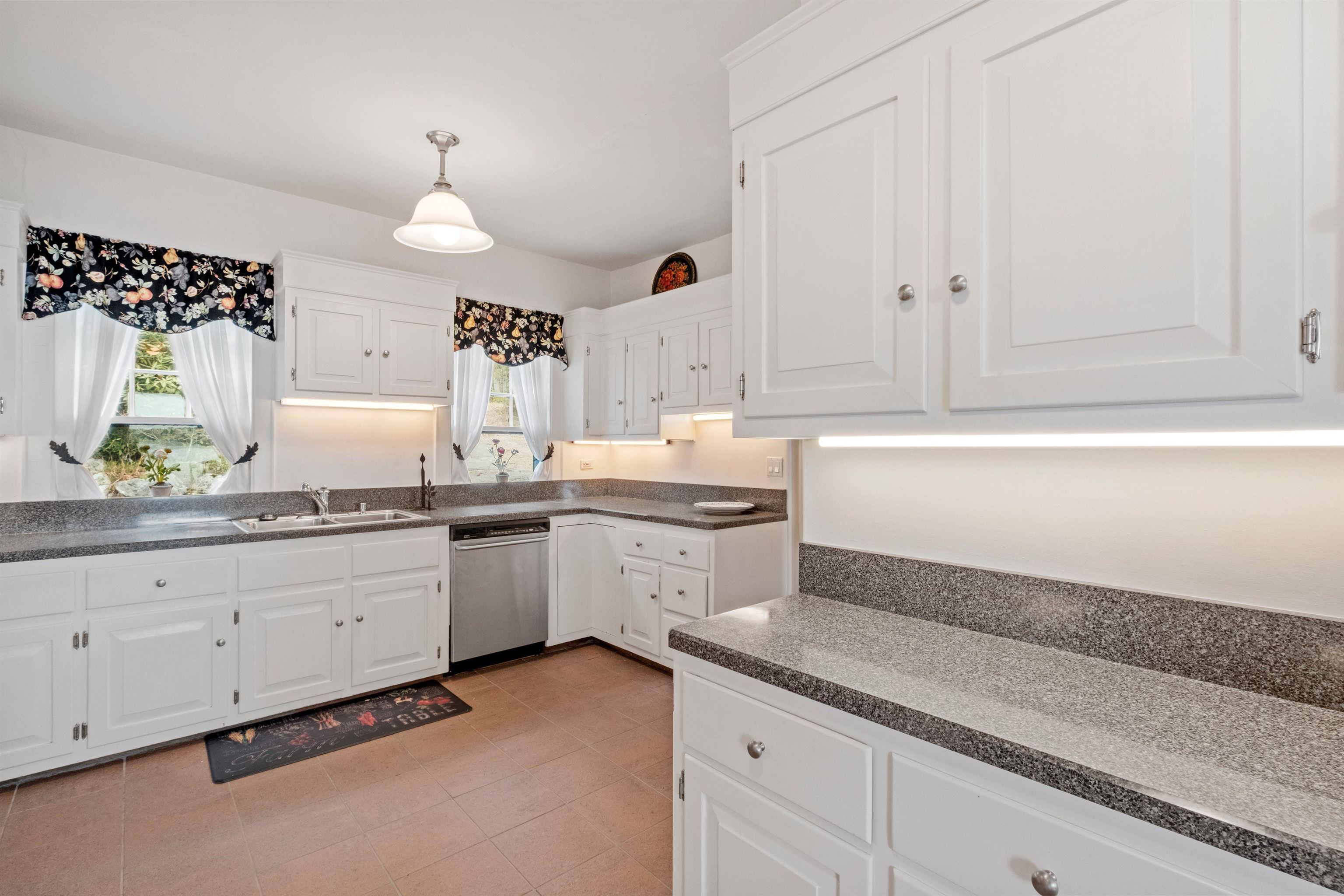 180 Sewall Road Wolfeboro, NH 03894 - Photo 20 of 59