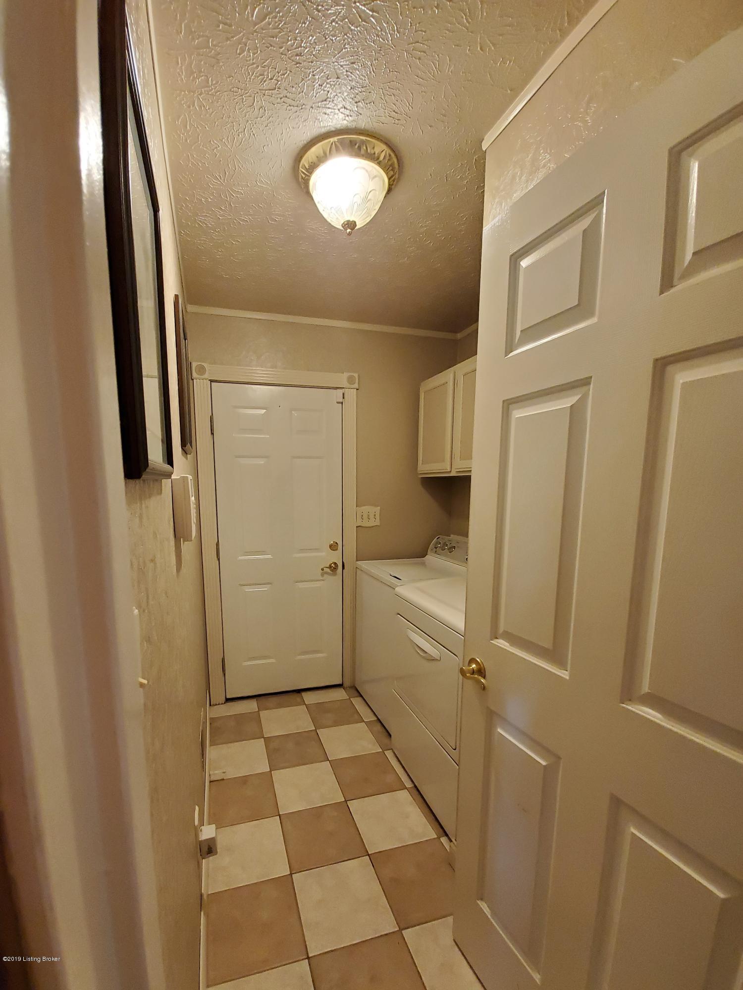 13802 Medora Road Louisville, KY 40272 - Photo 14 of 44 20190524_172056 (2)