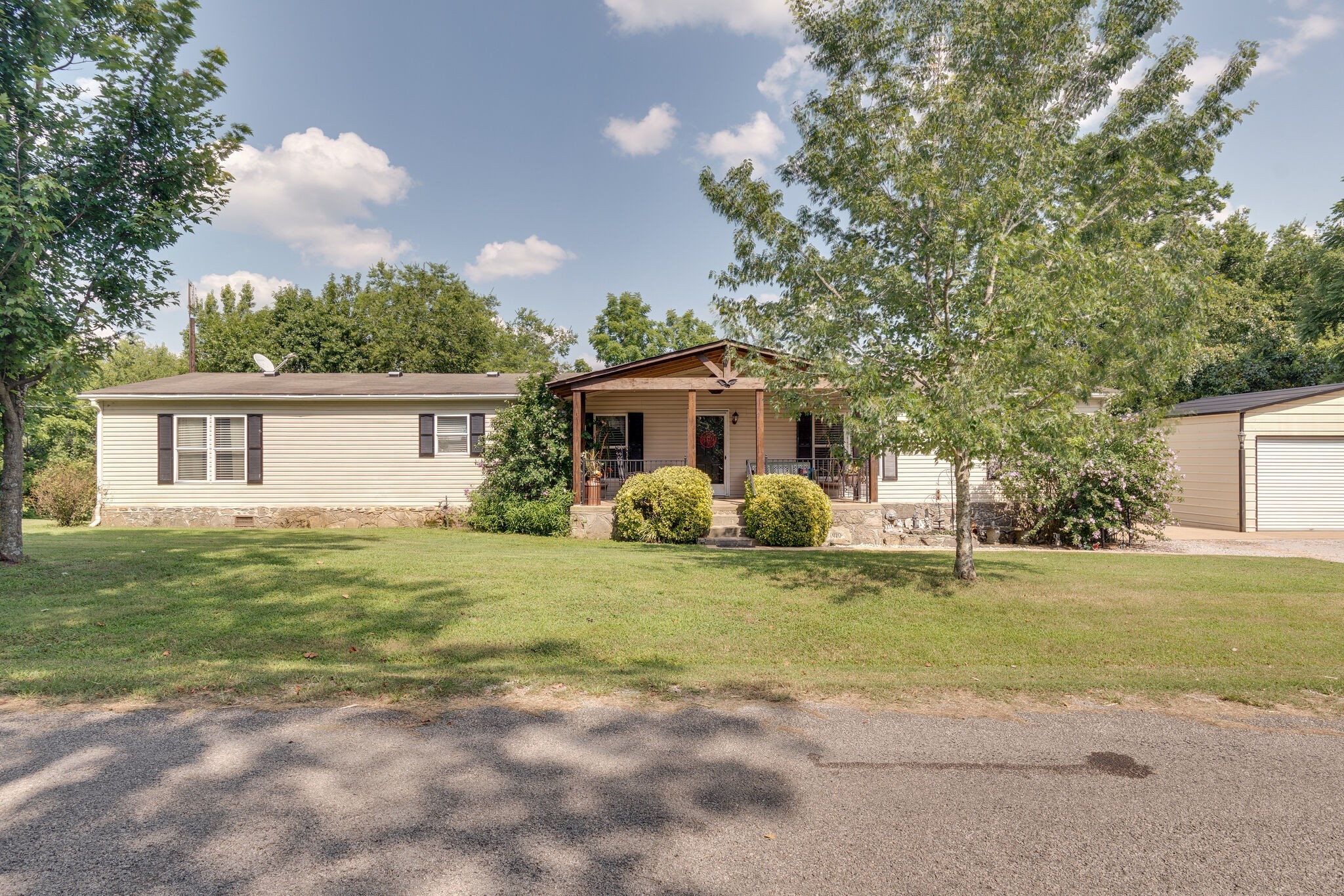 1910 Little Dry Creek Road Pulaski, TN 38478 - Photo 1 of 34 Gallery Image 1