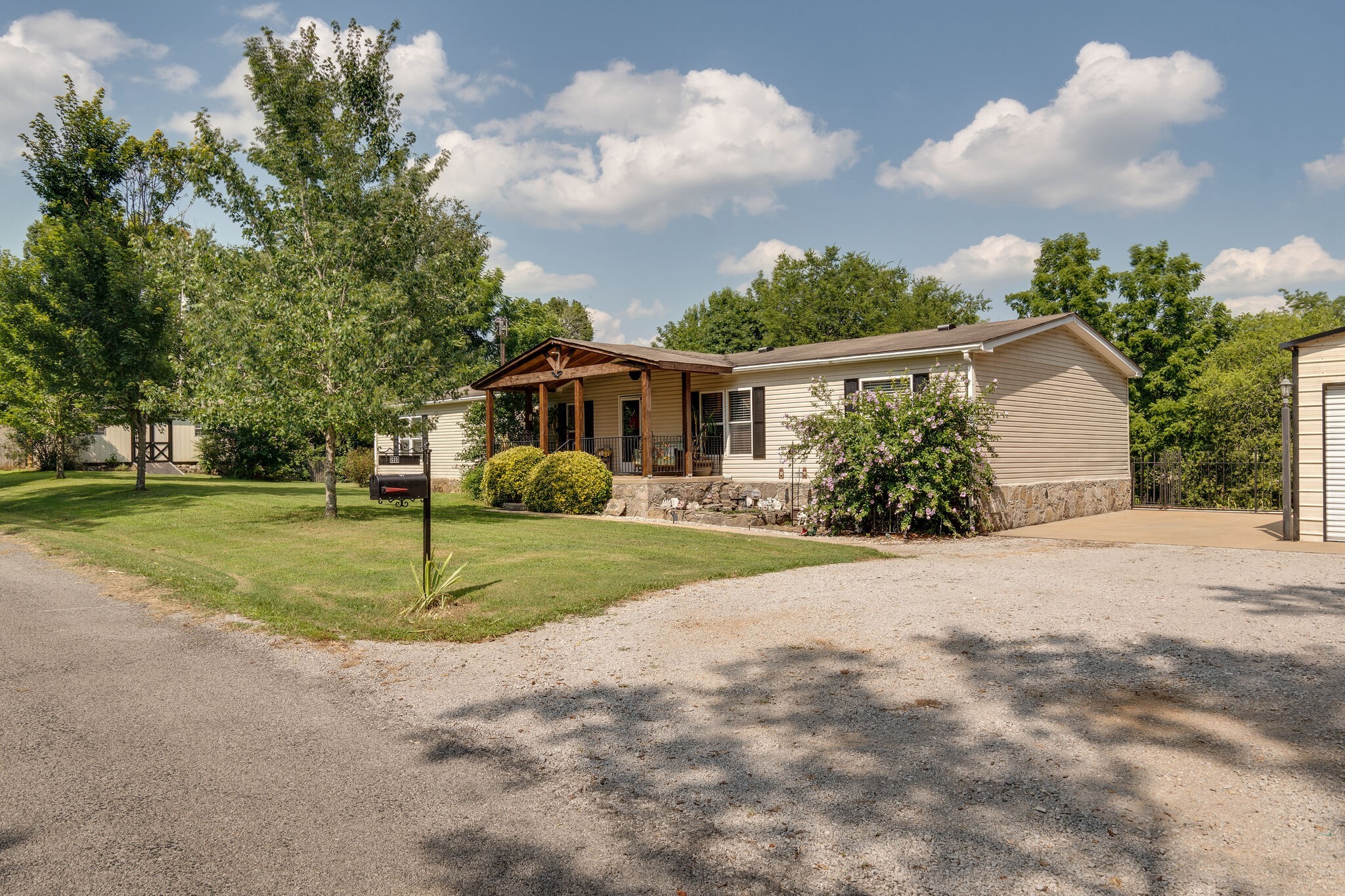 1910 Little Dry Creek Road Pulaski, TN 38478 - Photo 3 of 34 Gallery Image 3