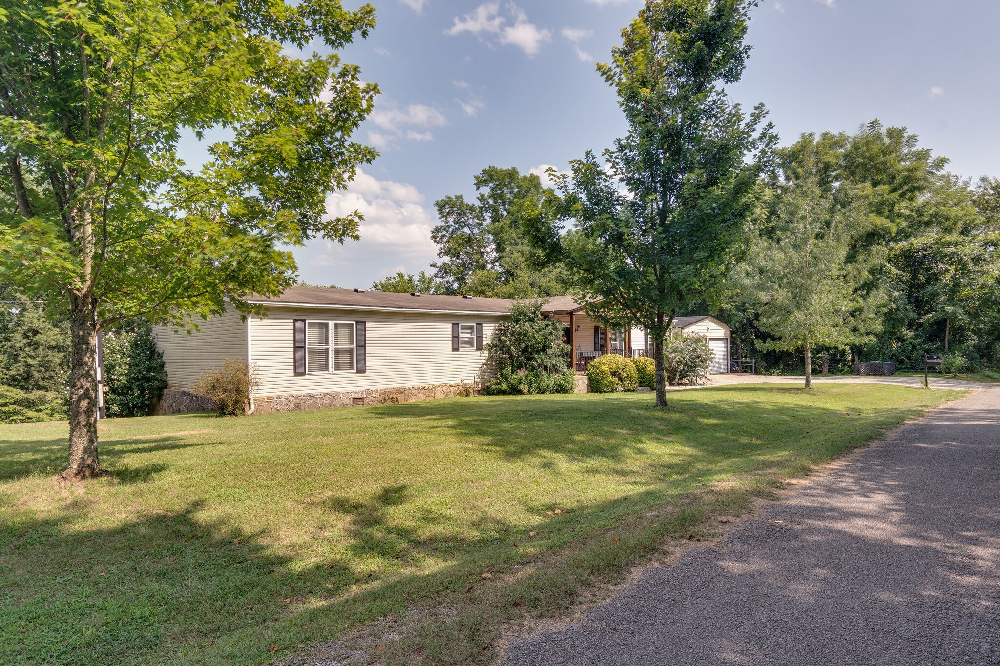 1910 Little Dry Creek Road Pulaski, TN 38478 - Photo 4 of 34 Gallery Image 4