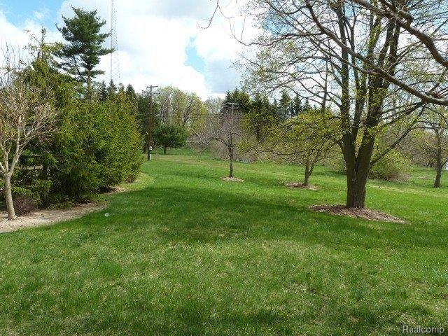 1318 East Romeo Road Oakland, MI 48363 - Photo 4 of 12 P1000271