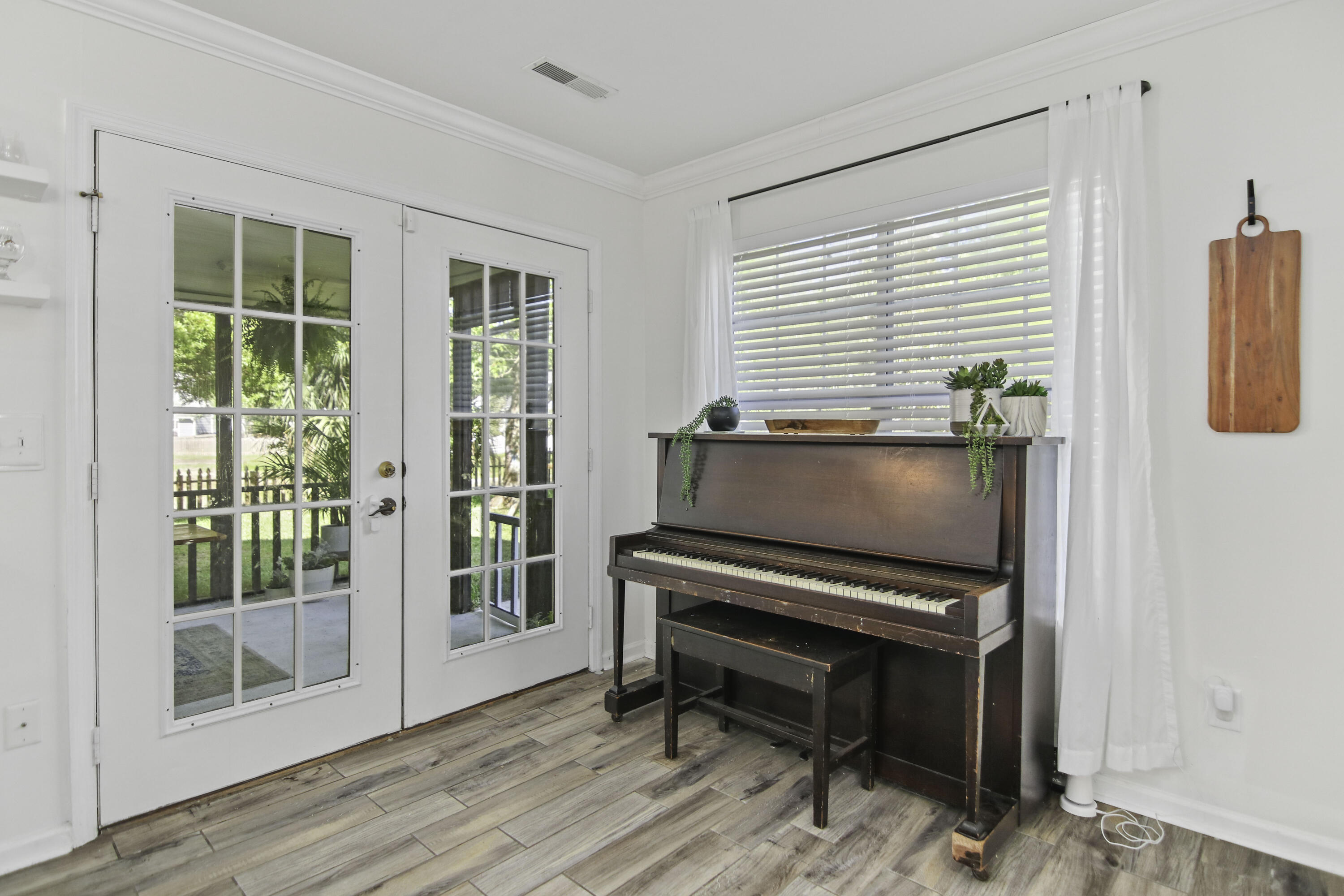 1941 Davant Circle Mount Pleasant, SC 29464 - Photo 14 of 30 1941DavantCir-CasaVerdeMedialLLC36