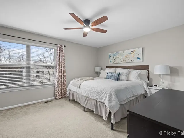 $369,900 | 1115 Apple Hill Court, Elgin, IL 60120