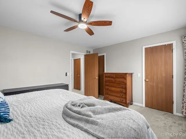 $369,900 | 1115 Apple Hill Court, Elgin, IL 60120