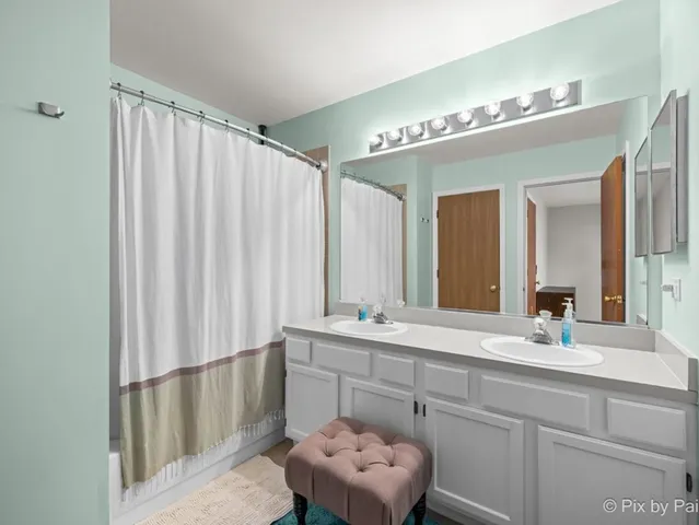 $369,900 | 1115 Apple Hill Court, Elgin, IL 60120