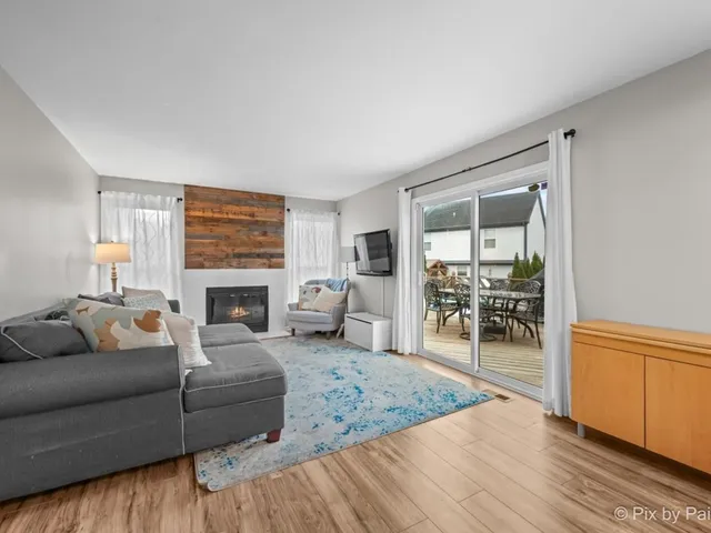 $369,900 | 1115 Apple Hill Court, Elgin, IL 60120