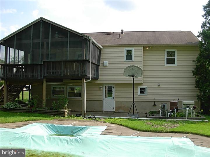 733 Parmentier Road Warminster, PA 18974 - Photo 2 of 8 Gallery Image 2