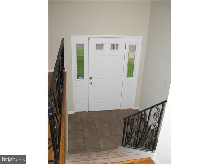 733 Parmentier Road Warminster, PA 18974 - Photo 3 of 8 Gallery Image 3