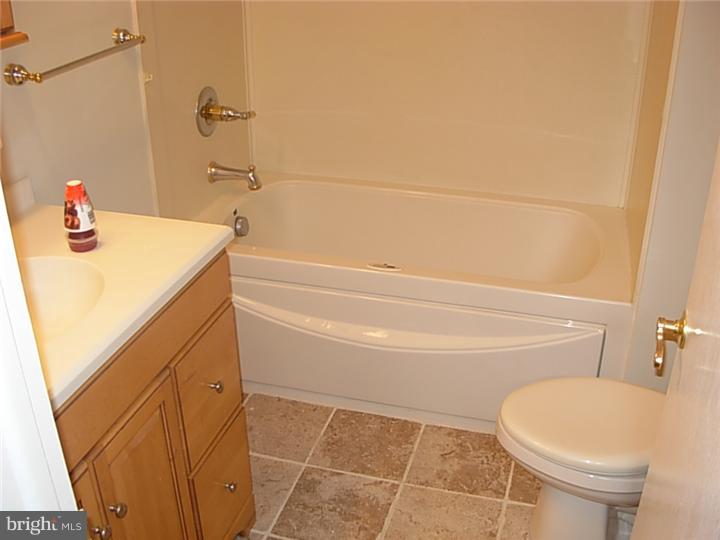 733 Parmentier Road Warminster, PA 18974 - Photo 5 of 8 Gallery Image 5