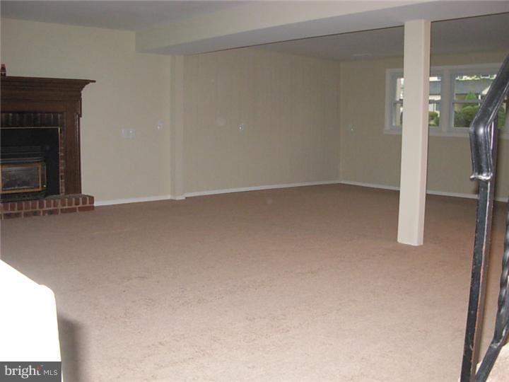 733 Parmentier Road Warminster, PA 18974 - Photo 6 of 8 Gallery Image 6