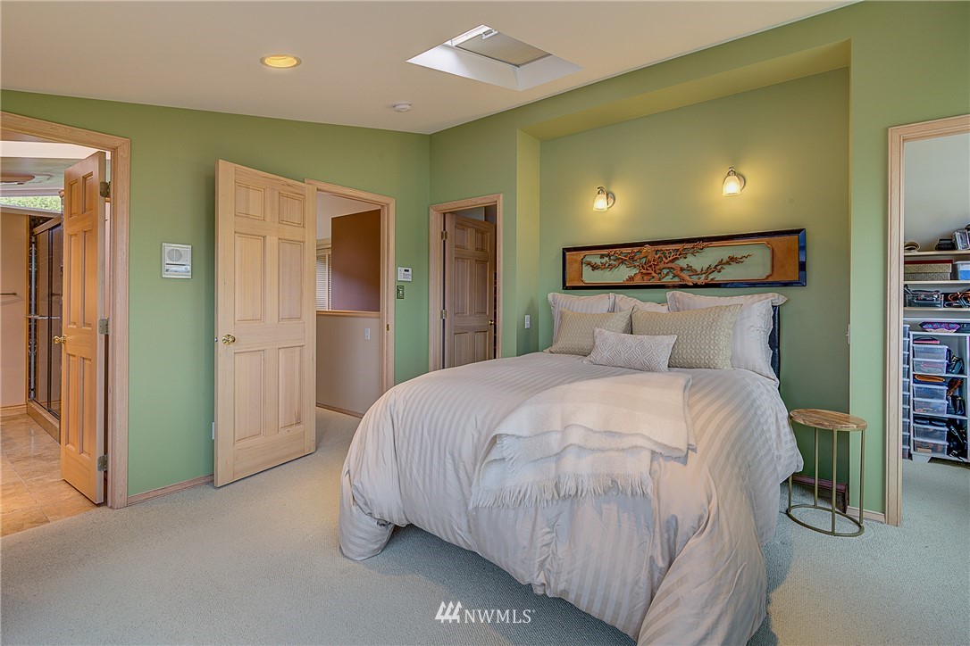 3760 West Commodore Way Seattle, WA 98199 - Photo 16 of 25 Gallery Image 16