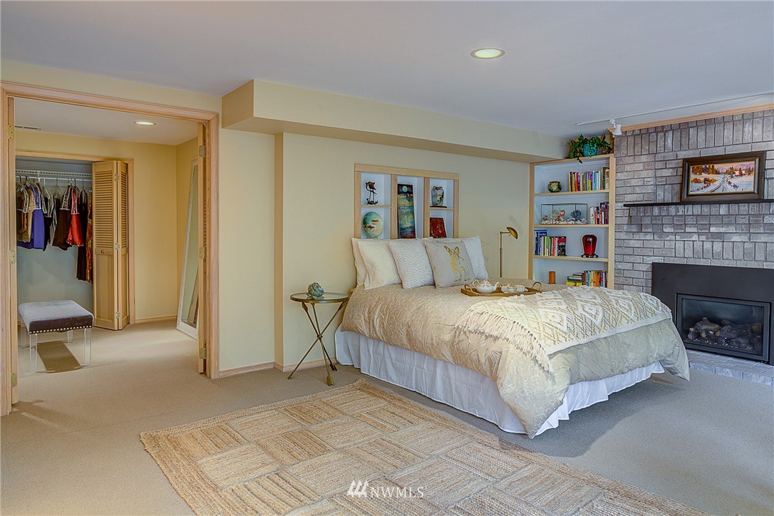 3760 West Commodore Way Seattle, WA 98199 - Photo 20 of 25 Gallery Image 20