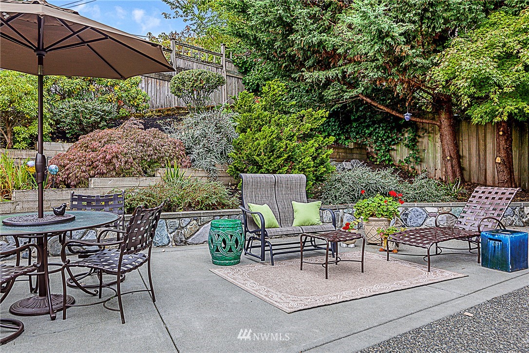 3760 West Commodore Way Seattle, WA 98199 - Photo 23 of 25 Gallery Image 23