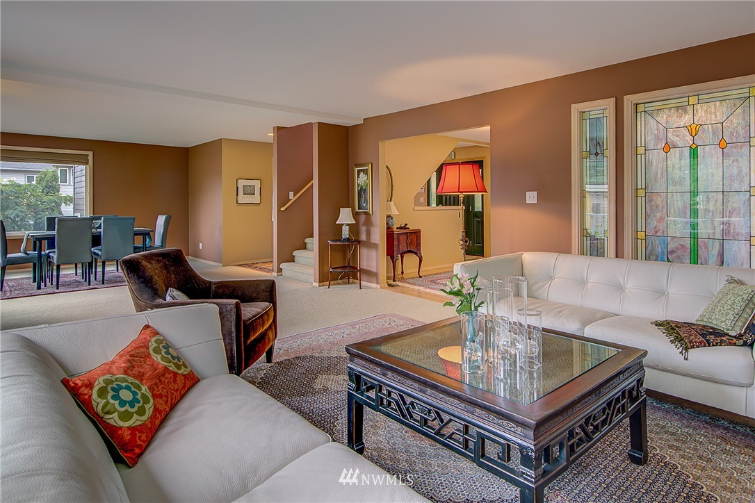 3760 West Commodore Way Seattle, WA 98199 - Photo 6 of 25 Gallery Image 6
