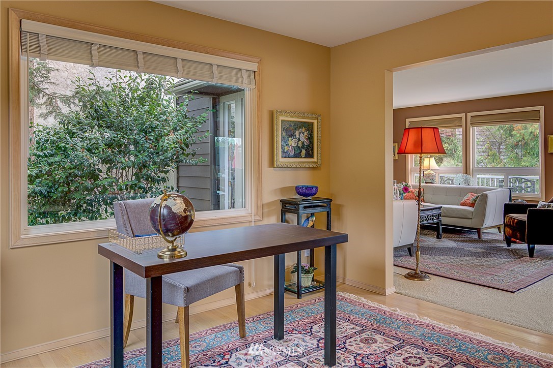 3760 West Commodore Way Seattle, WA 98199 - Photo 8 of 25 Gallery Image 8