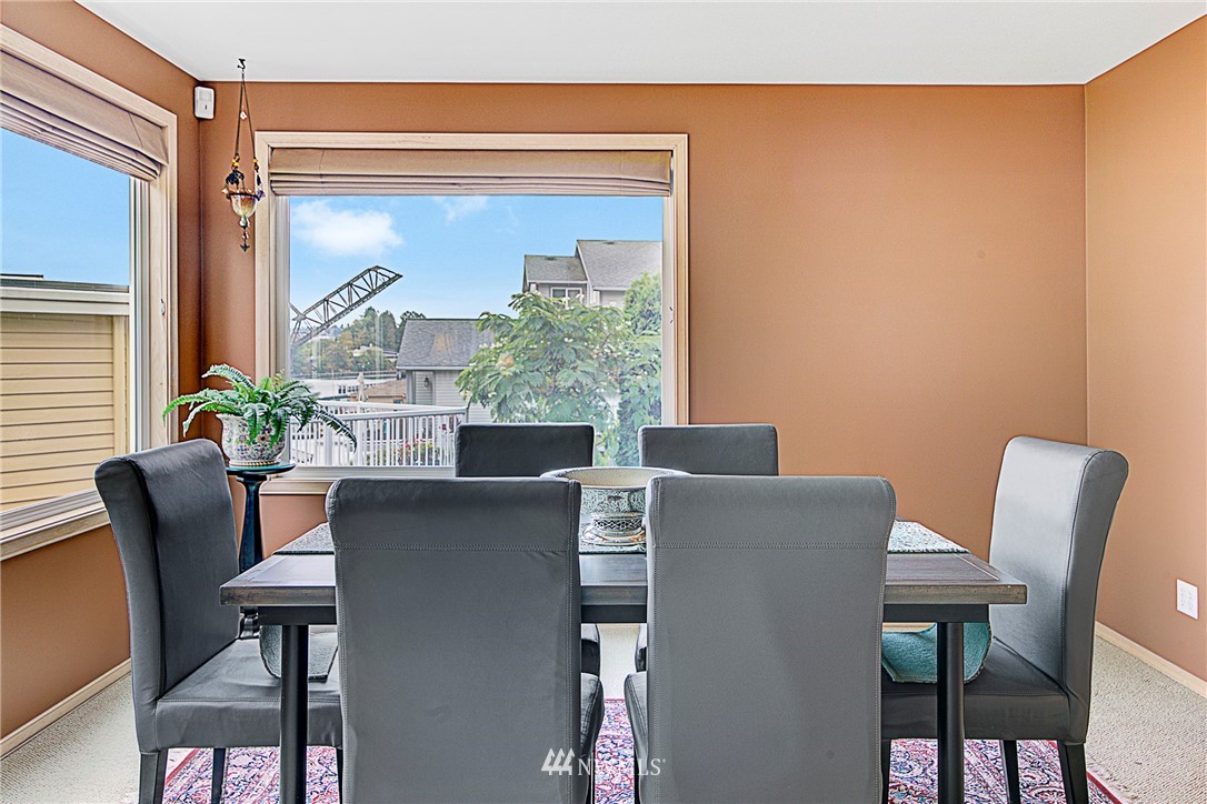 3760 West Commodore Way Seattle, WA 98199 - Photo 9 of 25 Gallery Image 9