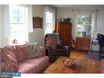 150 Newbolds Corner Road Southampton, NJ 08088 - Photo 3 of 12 Living Room